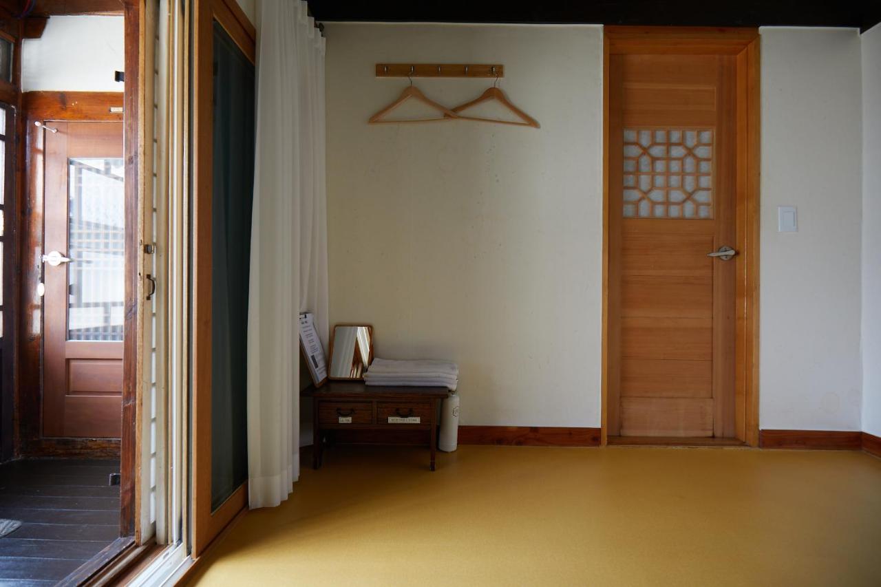 Bonghwangjae Hanok Guesthouse Gongju ภายนอก รูปภาพ