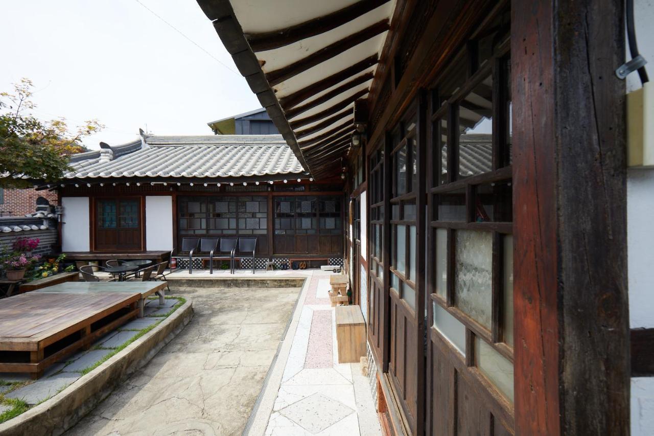 Bonghwangjae Hanok Guesthouse Gongju ภายนอก รูปภาพ